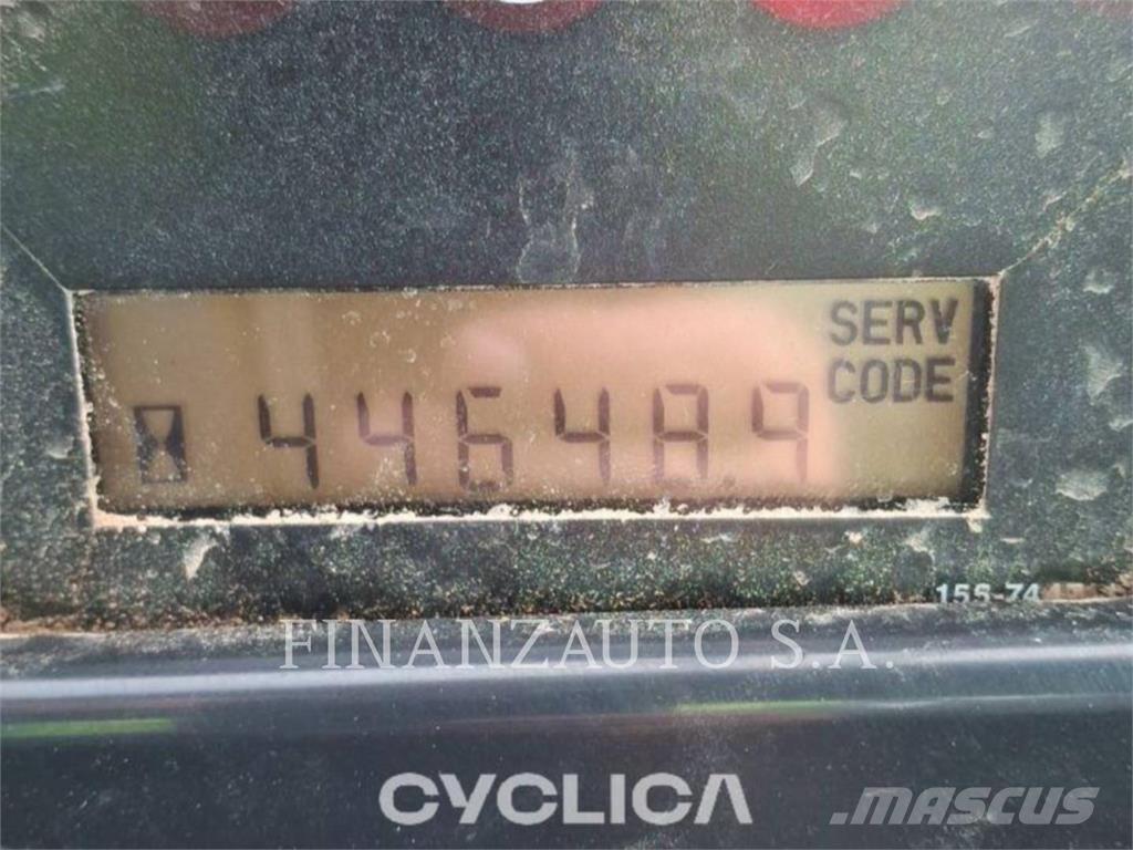 CAT 988G Utovarivači na kotačima