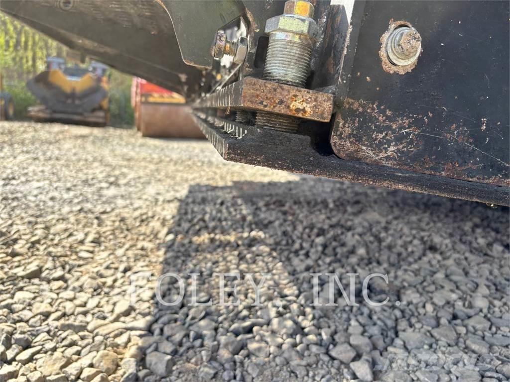 CAT AP1000F Asfaltni finišeri
