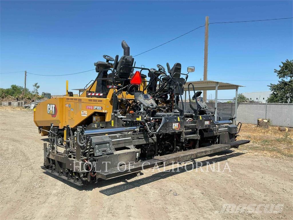 CAT AP1055 Asfaltni finišeri