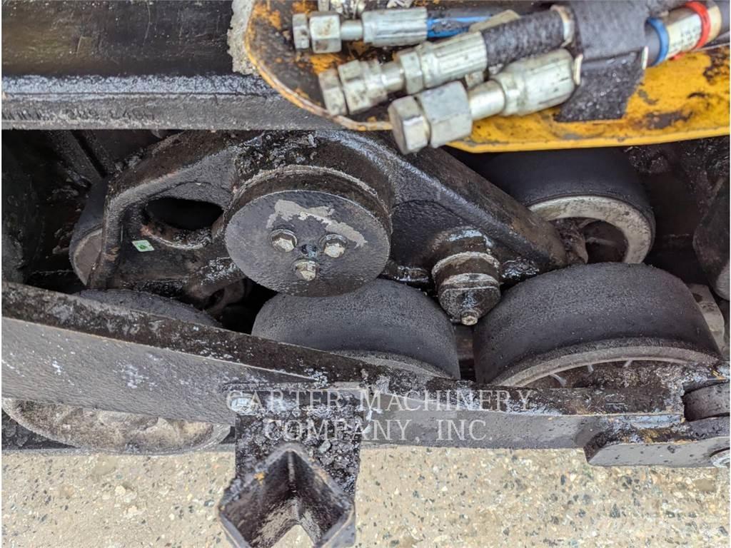 CAT AP1055F Asfaltni finišeri