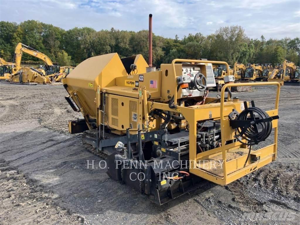 CAT AP255E Asfaltni finišeri