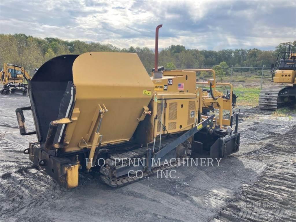 CAT AP255E Asfaltni finišeri