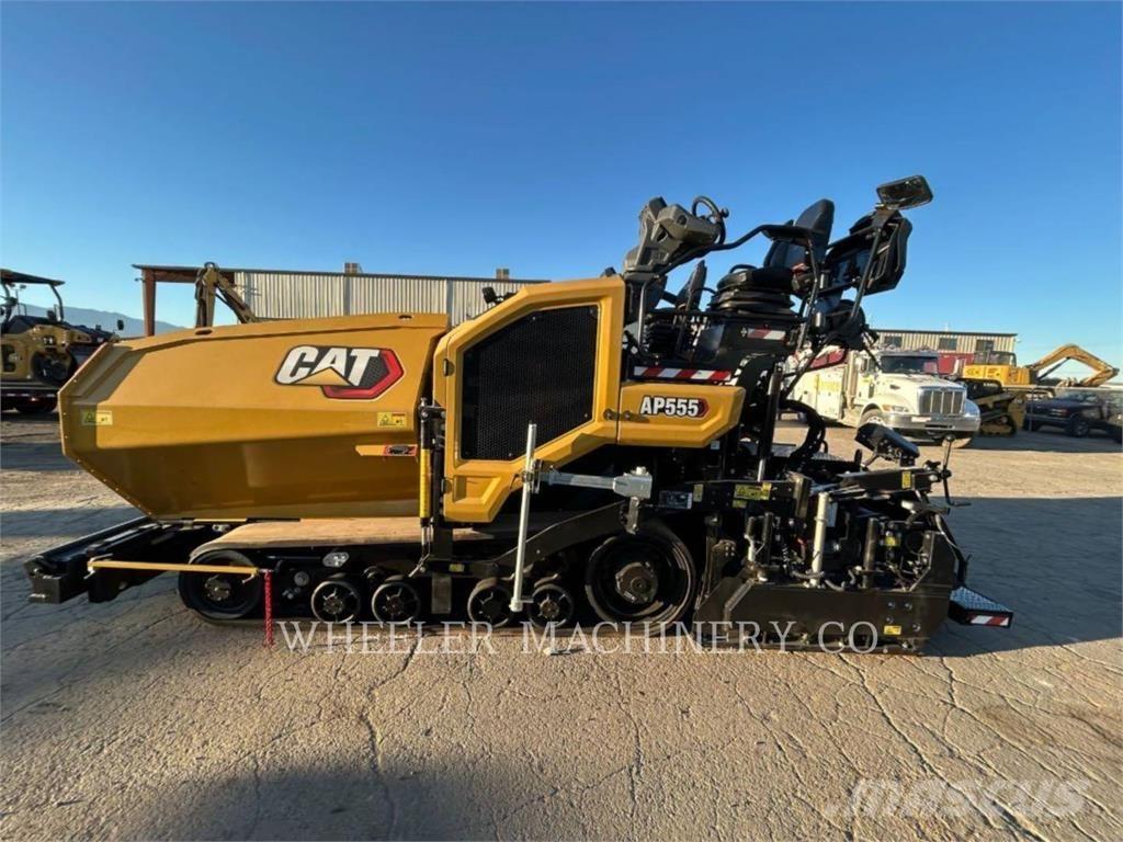 CAT AP555 Asfaltni finišeri