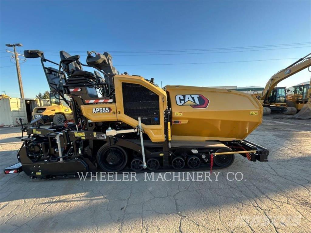 CAT AP555 Asfaltni finišeri