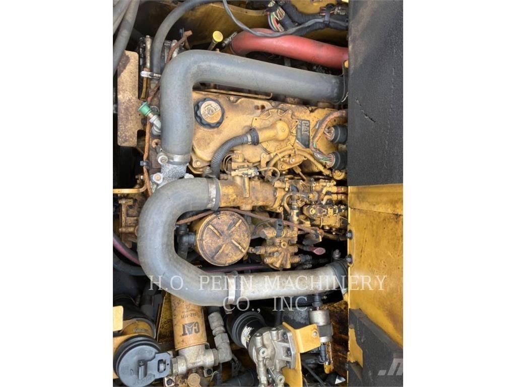 CAT AP555F Asfaltni finišeri