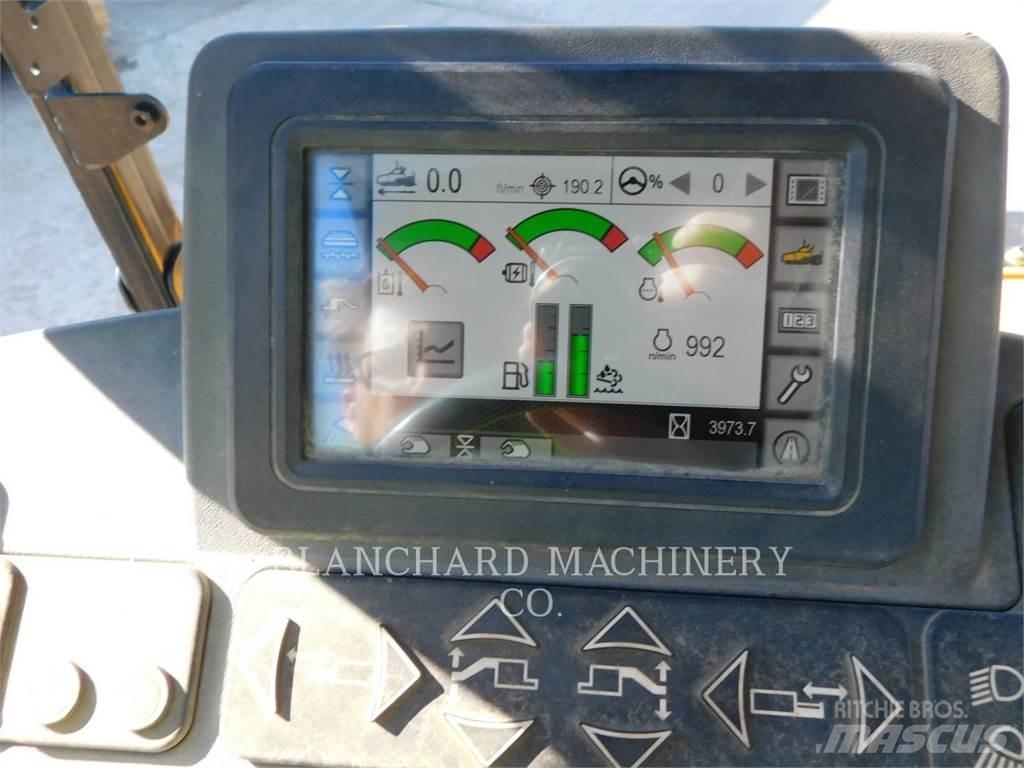CAT AP555F Asfaltni finišeri