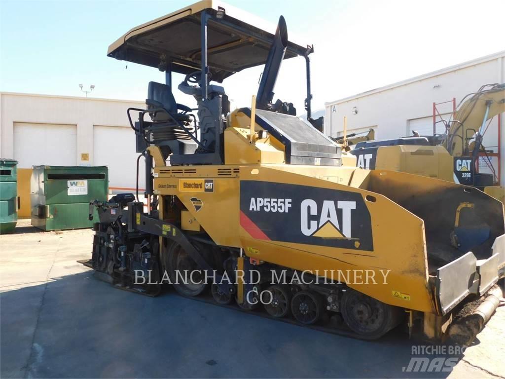 CAT AP555F Asfaltni finišeri