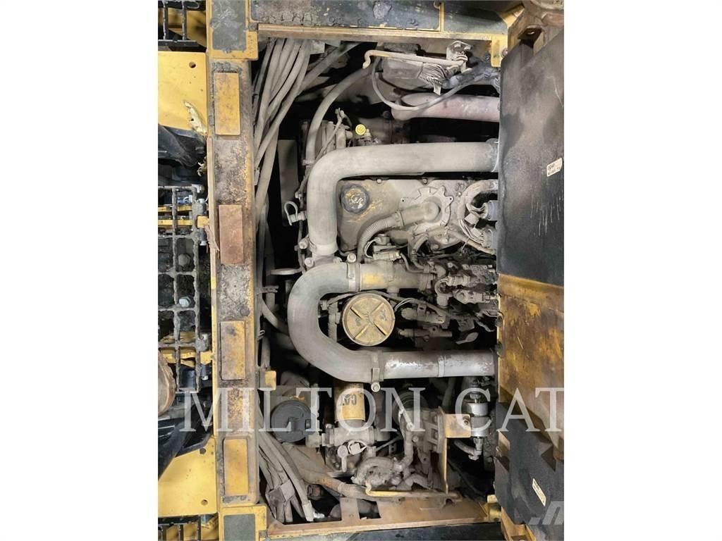 CAT AP555F Asfaltni finišeri