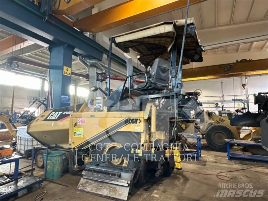 CAT AP600D Asfaltni finišeri