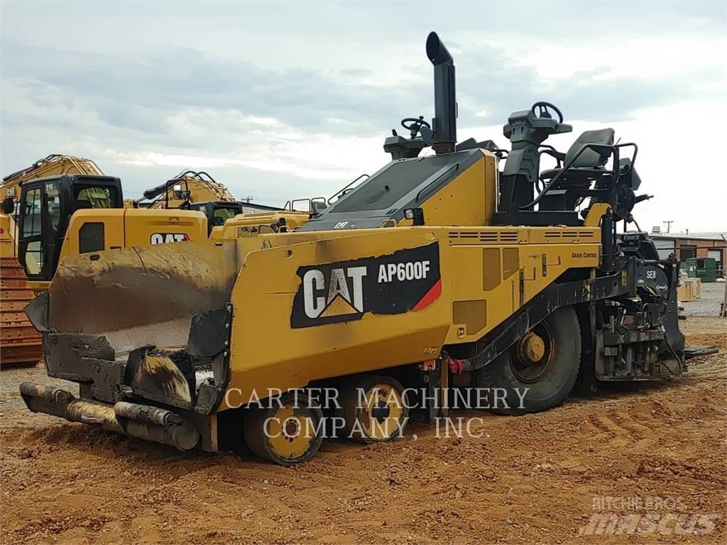 CAT AP600F Asfaltni finišeri