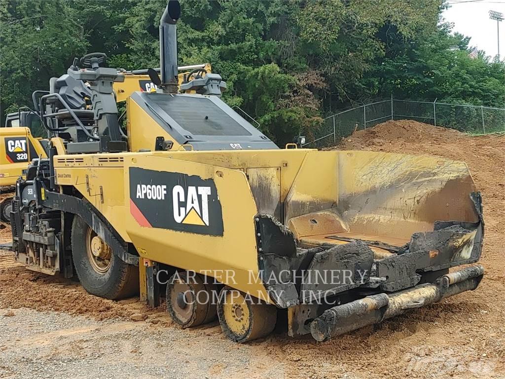 CAT AP600F Asfaltni finišeri