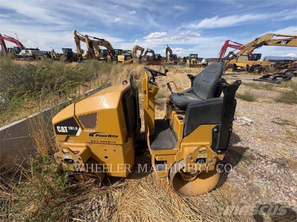 CAT CB1.8 Utovarni rovokopači