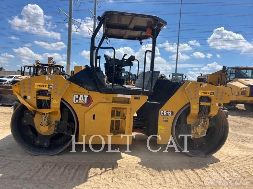 CAT CB13 Strugači
