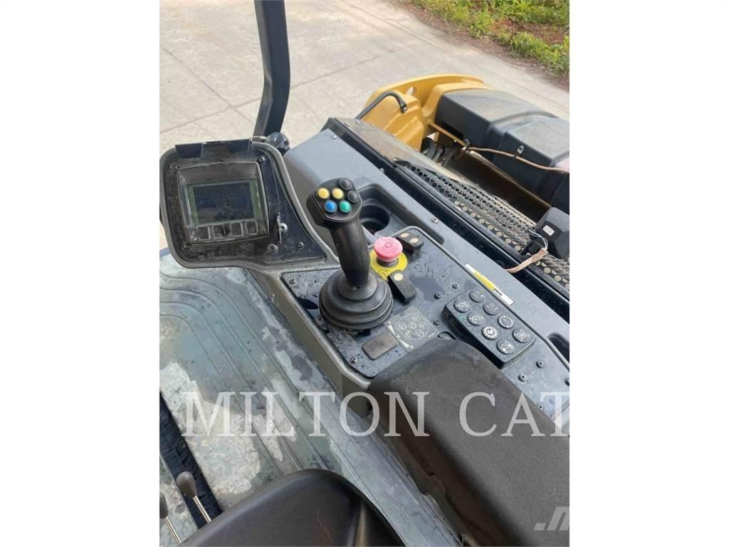 CAT CB15 Kompaktori zemlje