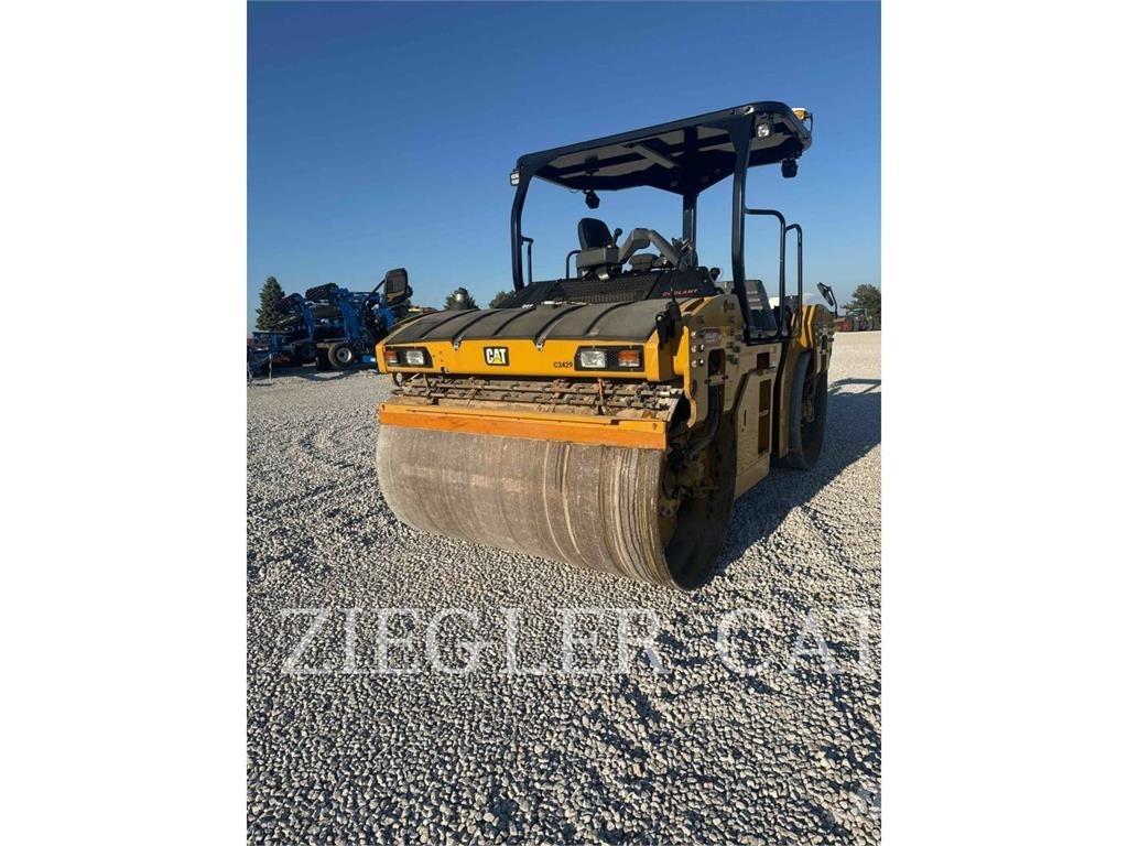 CAT CB15 Kompaktori zemlje