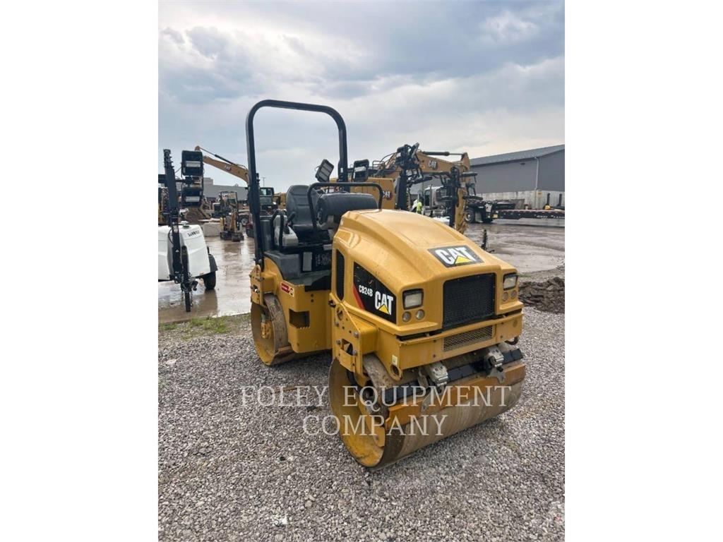 CAT CB24B Kompaktori zemlje