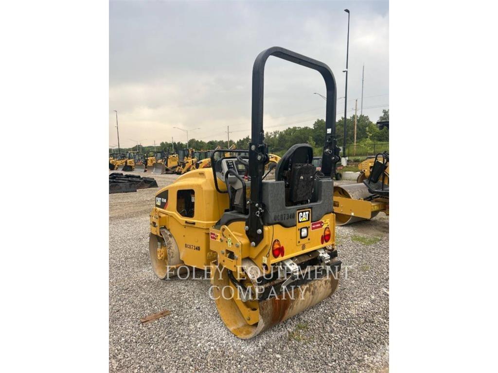 CAT CB24B Kompaktori zemlje