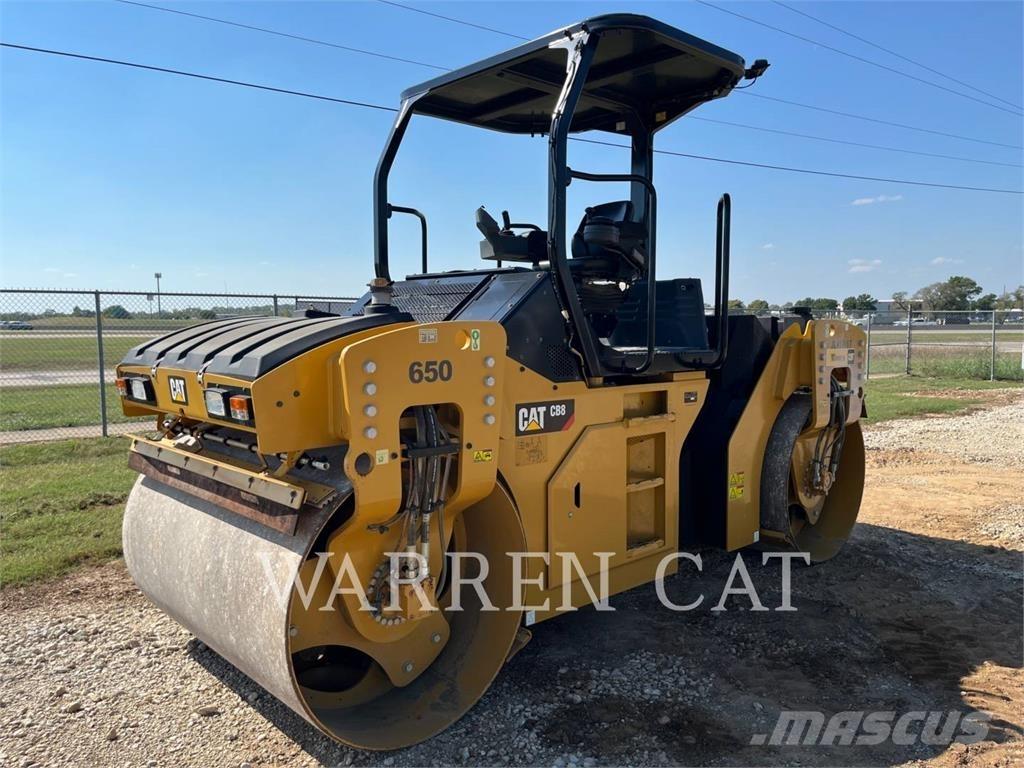CAT CB8 Kompaktori zemlje