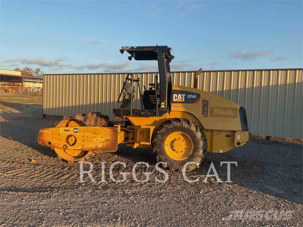 CAT CP44 Kompaktori zemlje