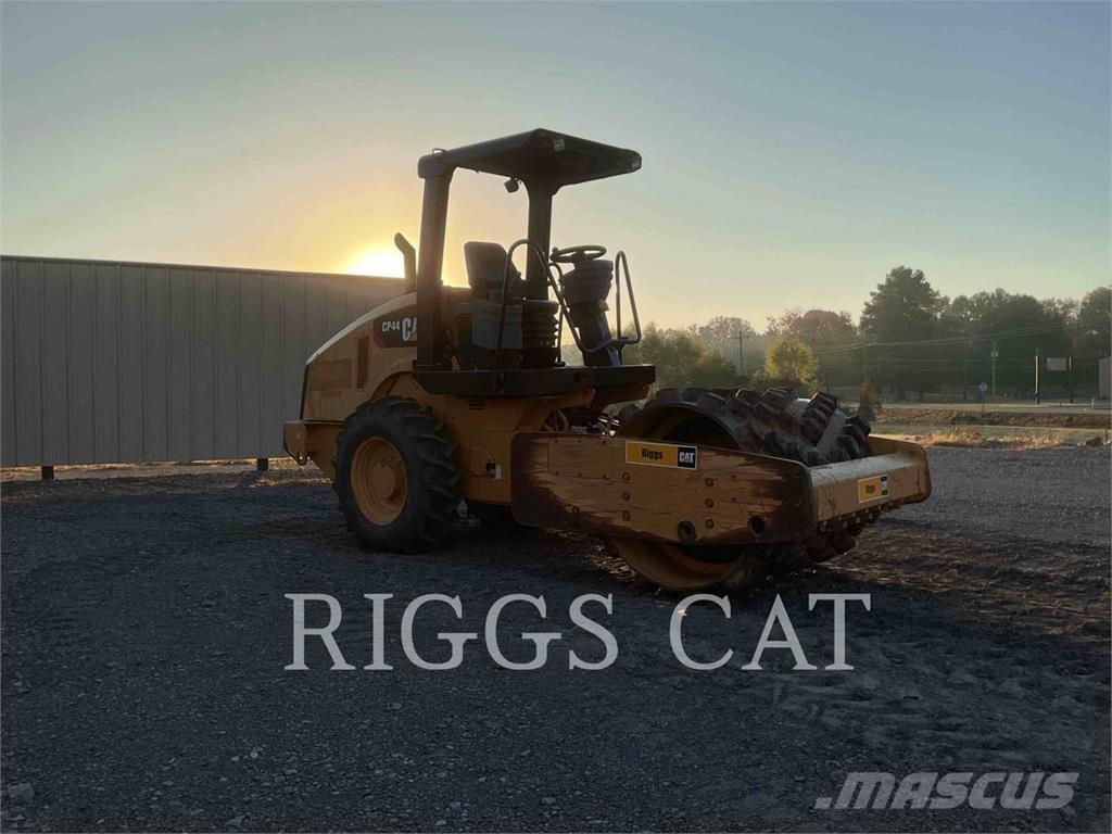 CAT CP44 Kompaktori zemlje