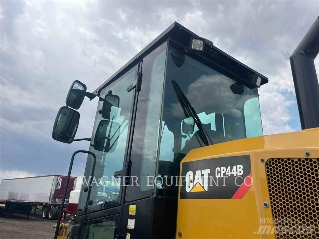 CAT CP44B Kompaktori zemlje