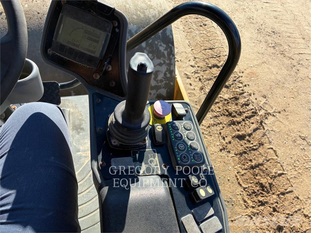 CAT CS54B Valjci sa jednim bubnjem