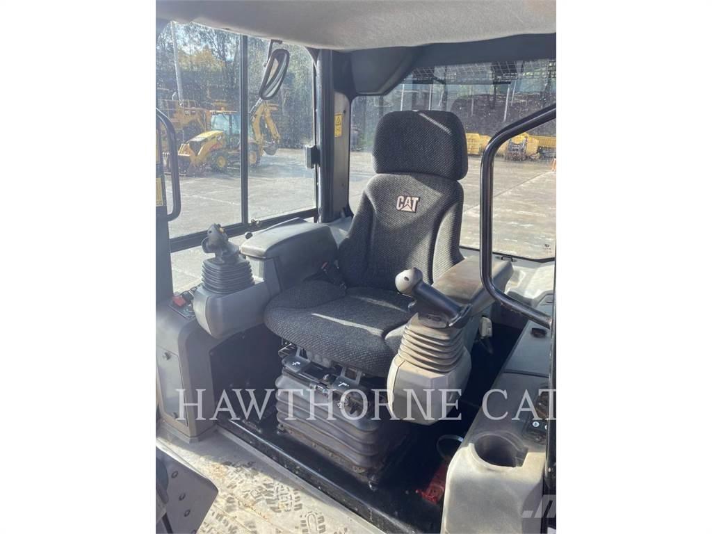 CAT D 6 K XL Buldožeri gusjeničari