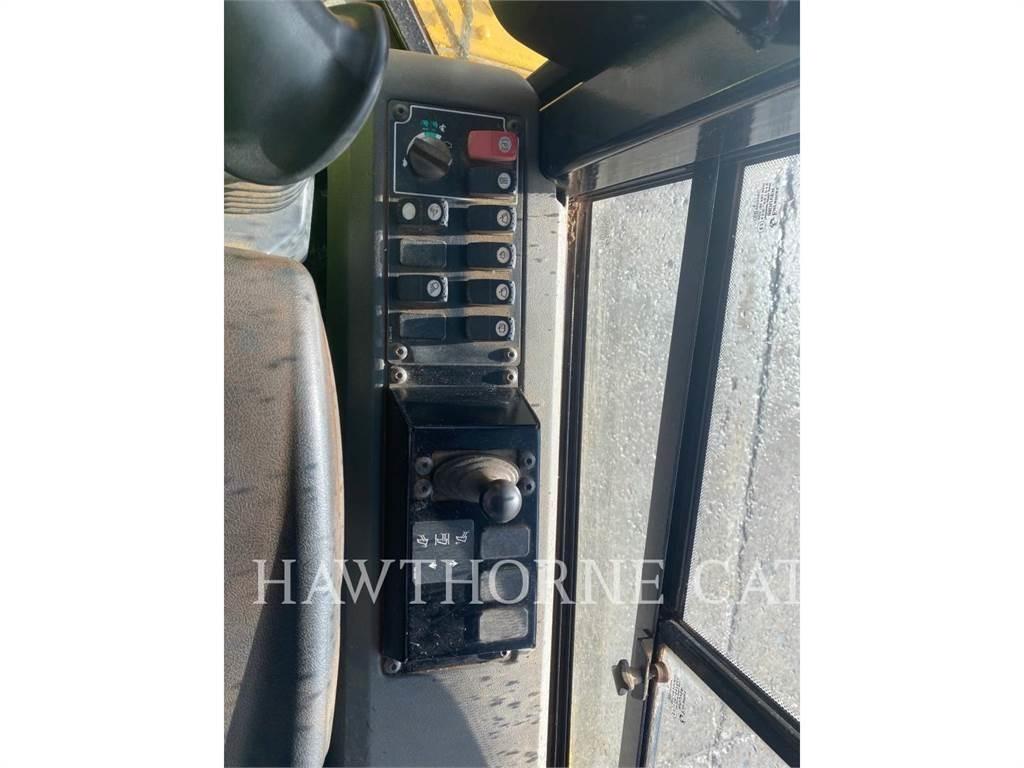 CAT D 6 K XL Buldožeri gusjeničari