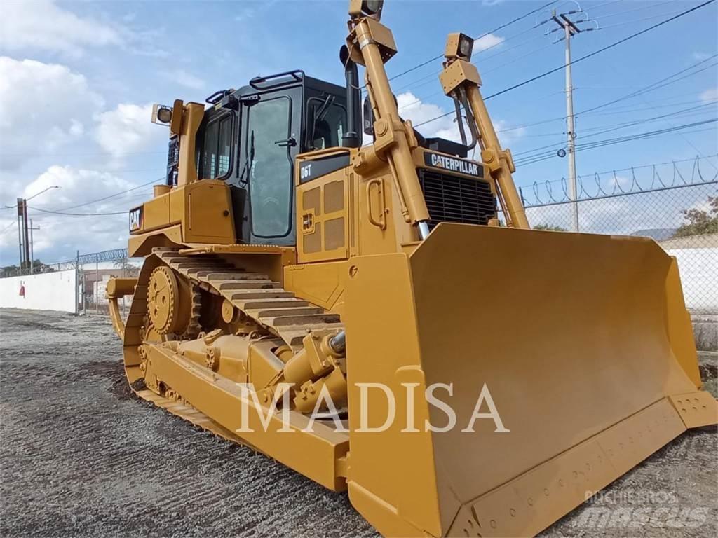 CAT D 6 T Buldožeri gusjeničari