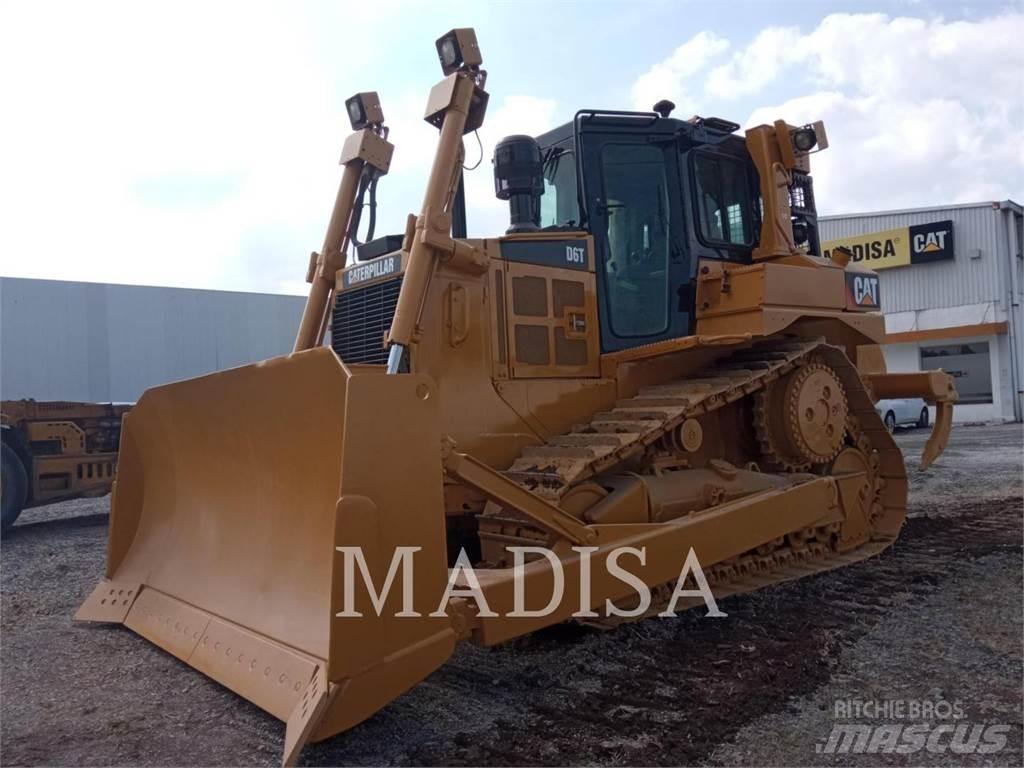 CAT D 6 T Buldožeri gusjeničari