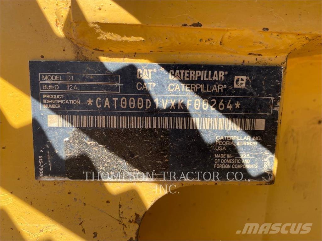 CAT D1 Buldožeri gusjeničari
