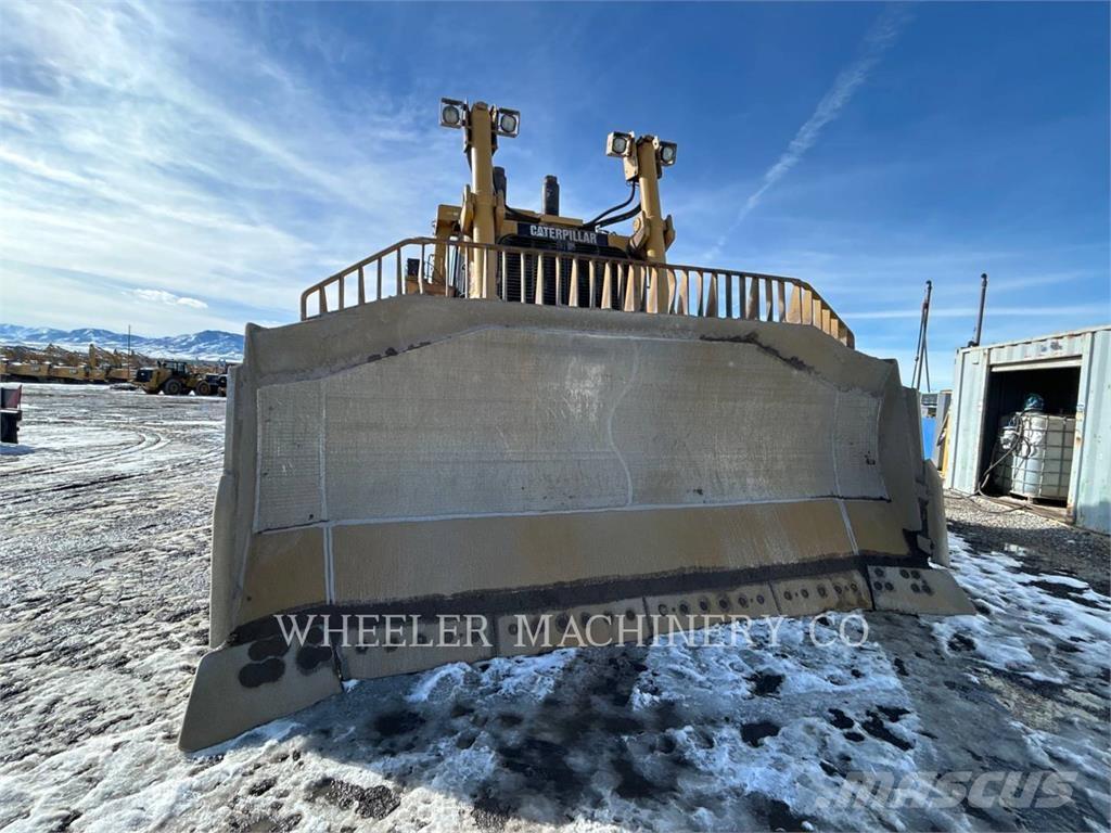 CAT D10T Buldožeri gusjeničari