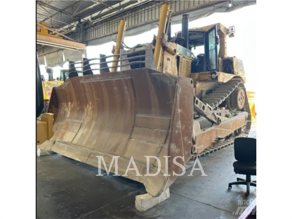CAT D10T Buldožeri gusjeničari