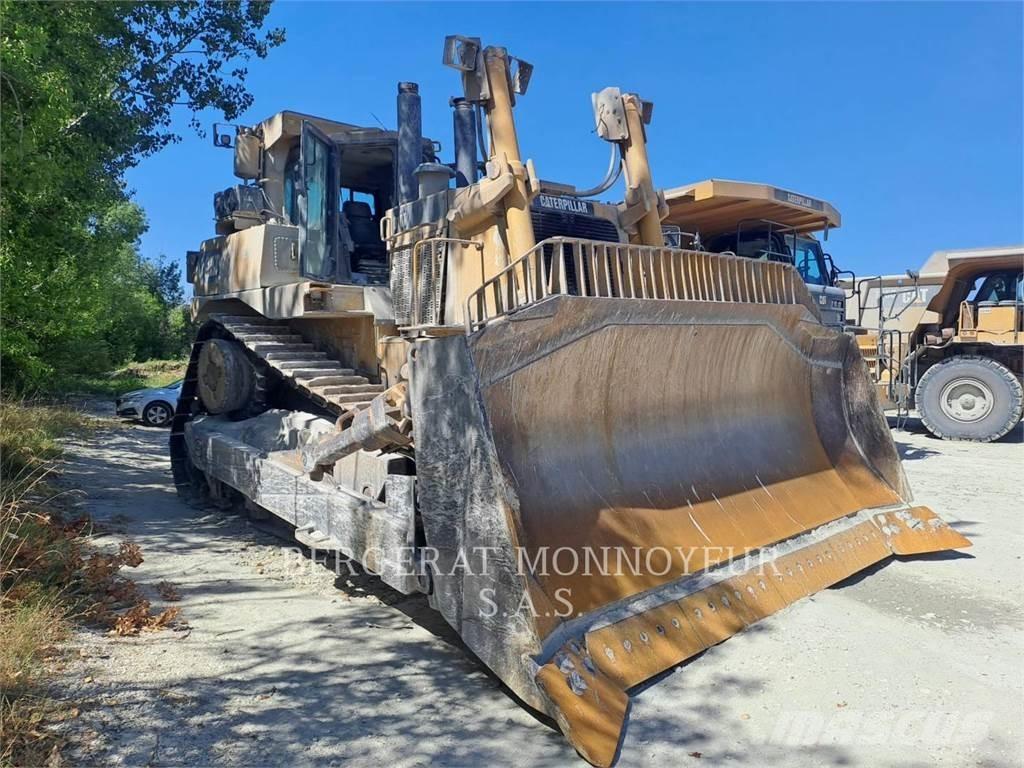 CAT D10T Buldožeri gusjeničari