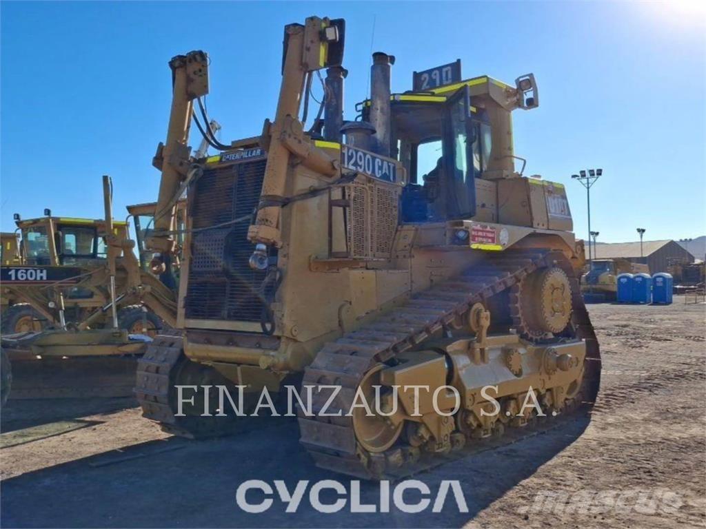 CAT D10T Buldožeri gusjeničari