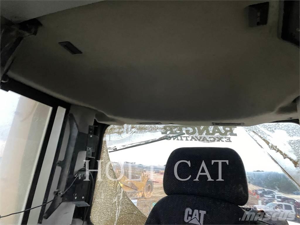 CAT D10T2 Buldožeri gusjeničari