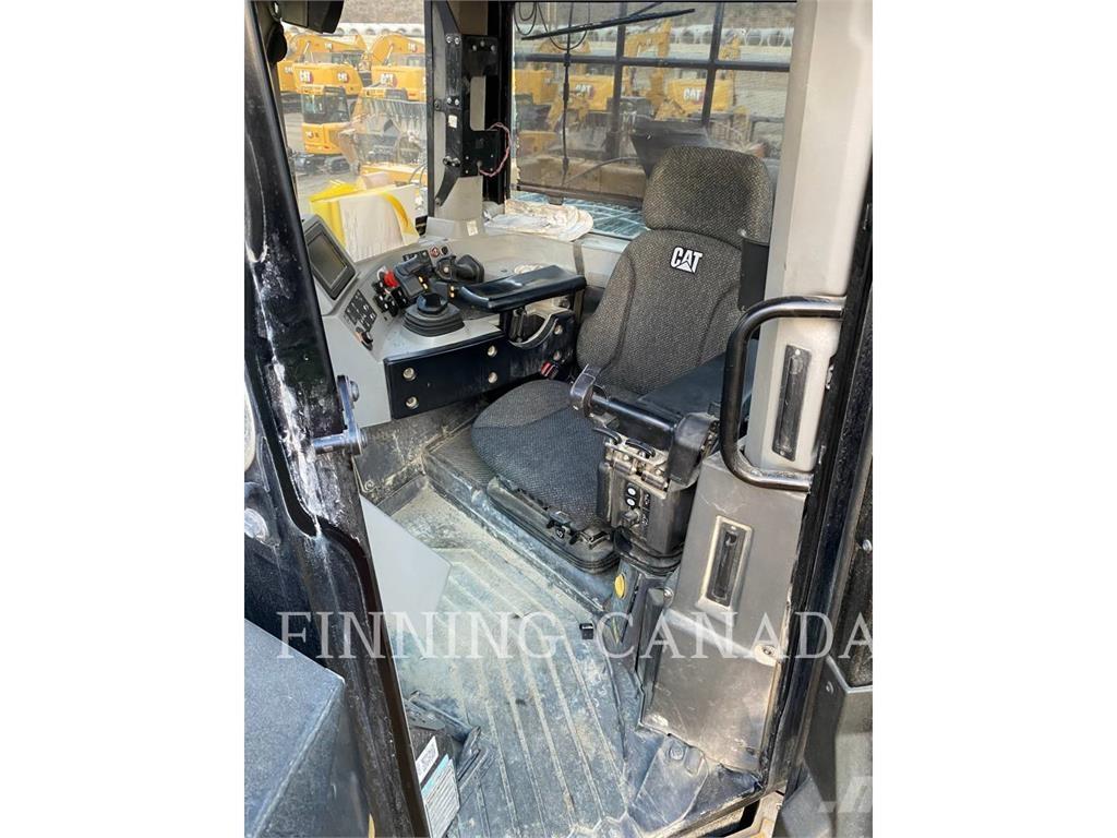 CAT D10T2 Buldožeri gusjeničari