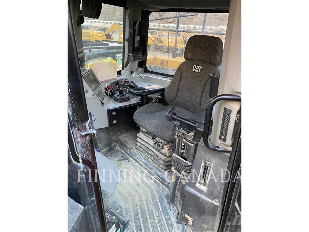 CAT D10T2 Buldožeri gusjeničari