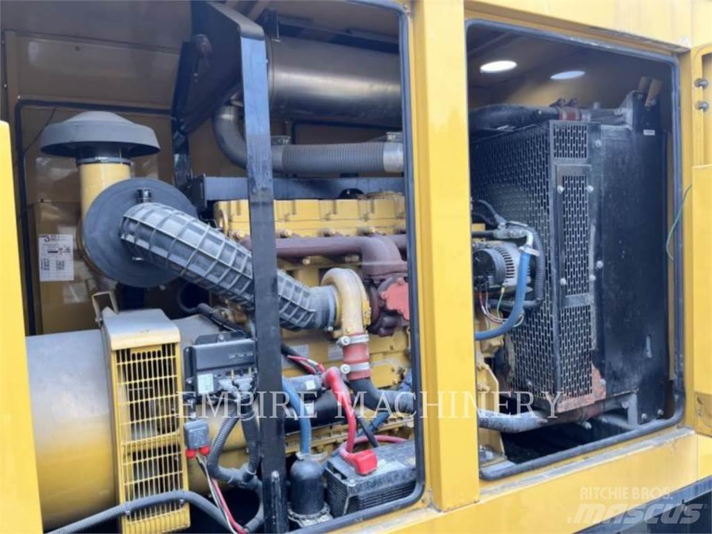 CAT D150 Dizel agregati