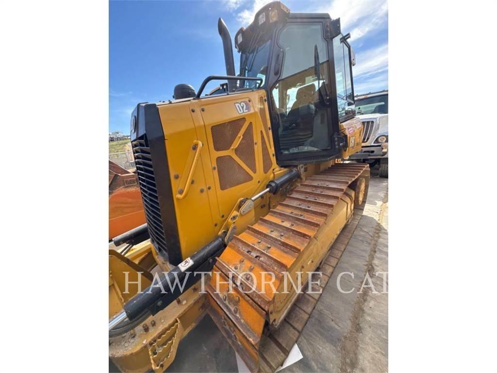 CAT D2 Buldožeri gusjeničari