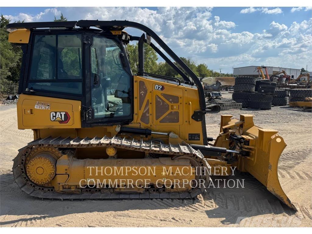 CAT D2-12 Buldožeri gusjeničari