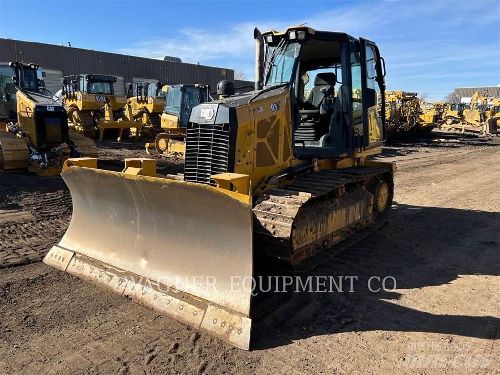 CAT D3 Buldožeri gusjeničari