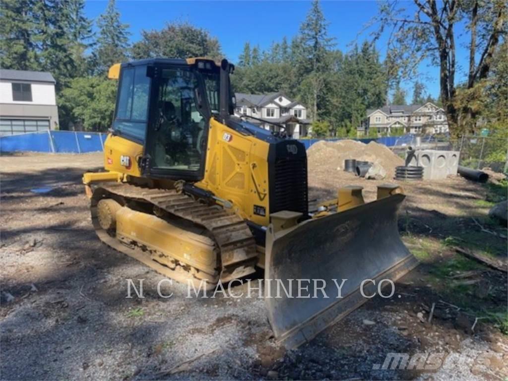 CAT D3 Buldožeri gusjeničari