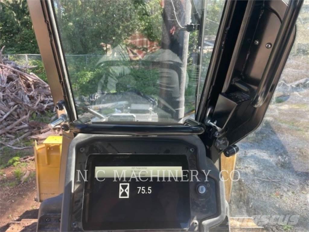 CAT D3 Buldožeri gusjeničari