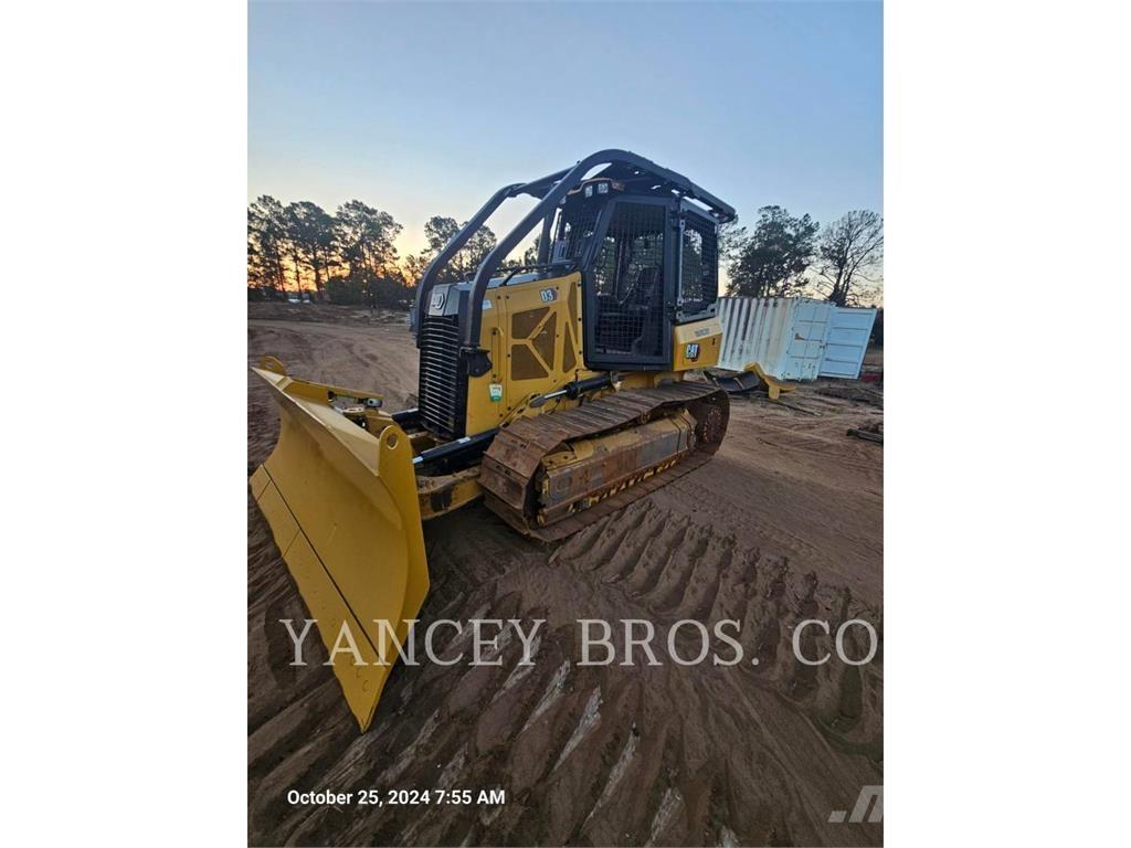 CAT D3 Buldožeri gusjeničari