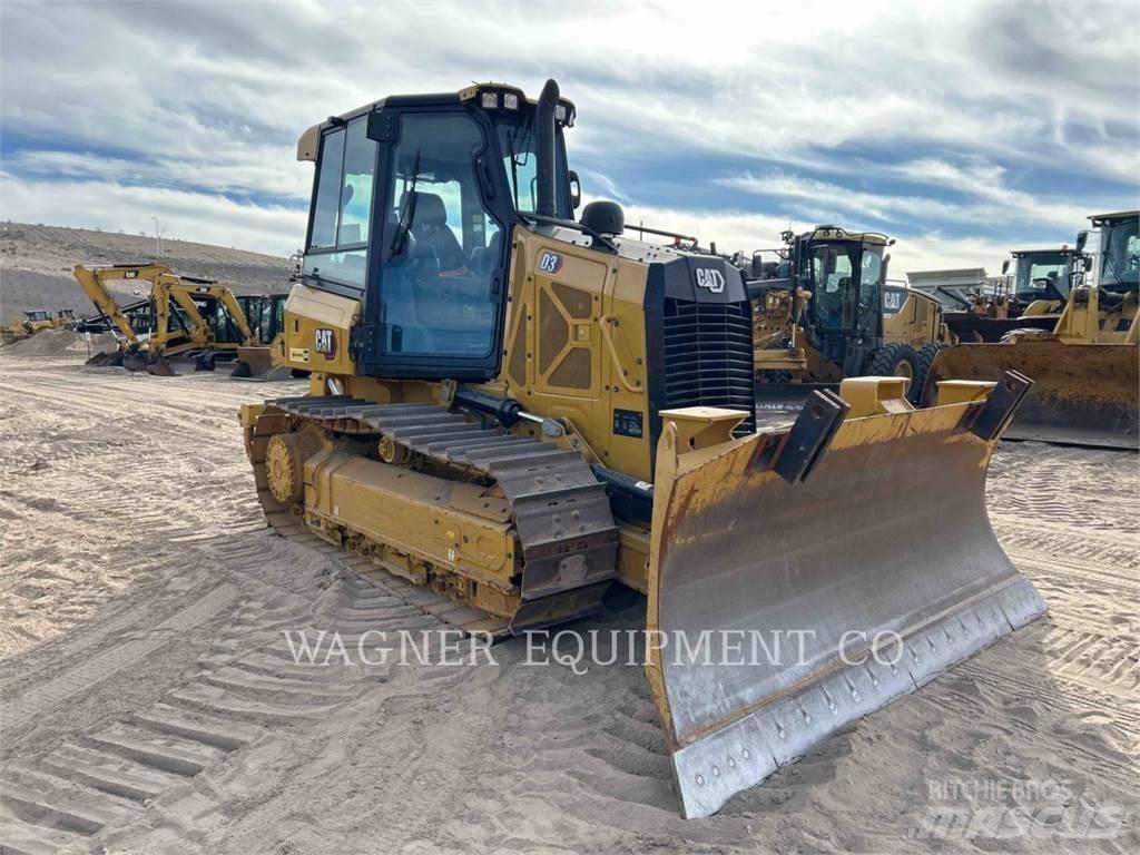 CAT D3 Buldožeri gusjeničari