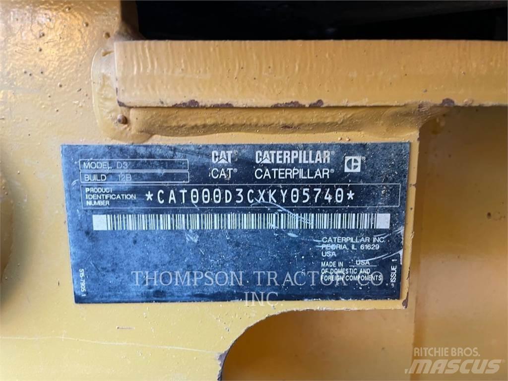 CAT D3 Buldožeri gusjeničari