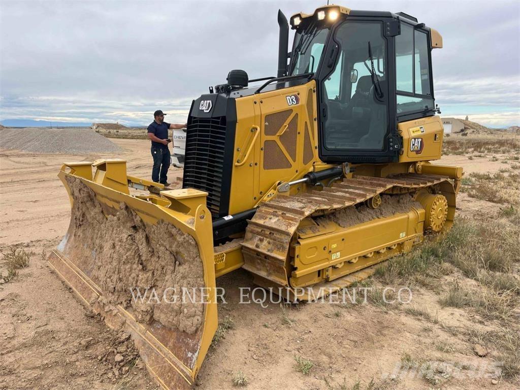 CAT D3 Buldožeri gusjeničari