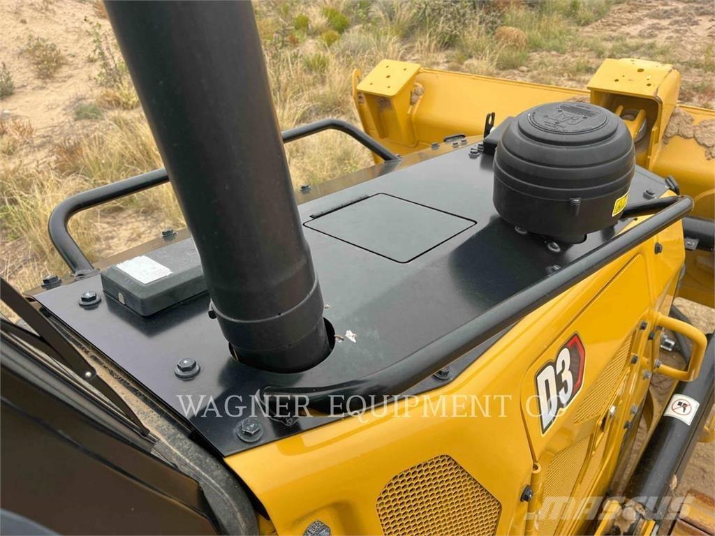 CAT D3 Buldožeri gusjeničari
