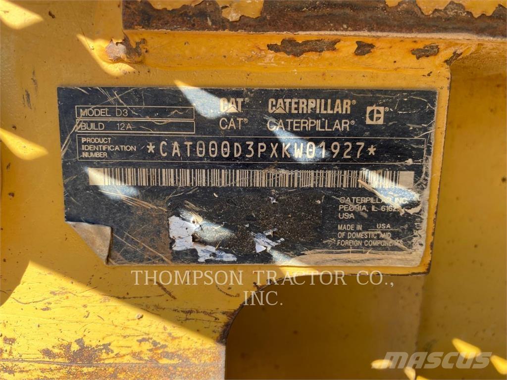 CAT D3 Buldožeri gusjeničari